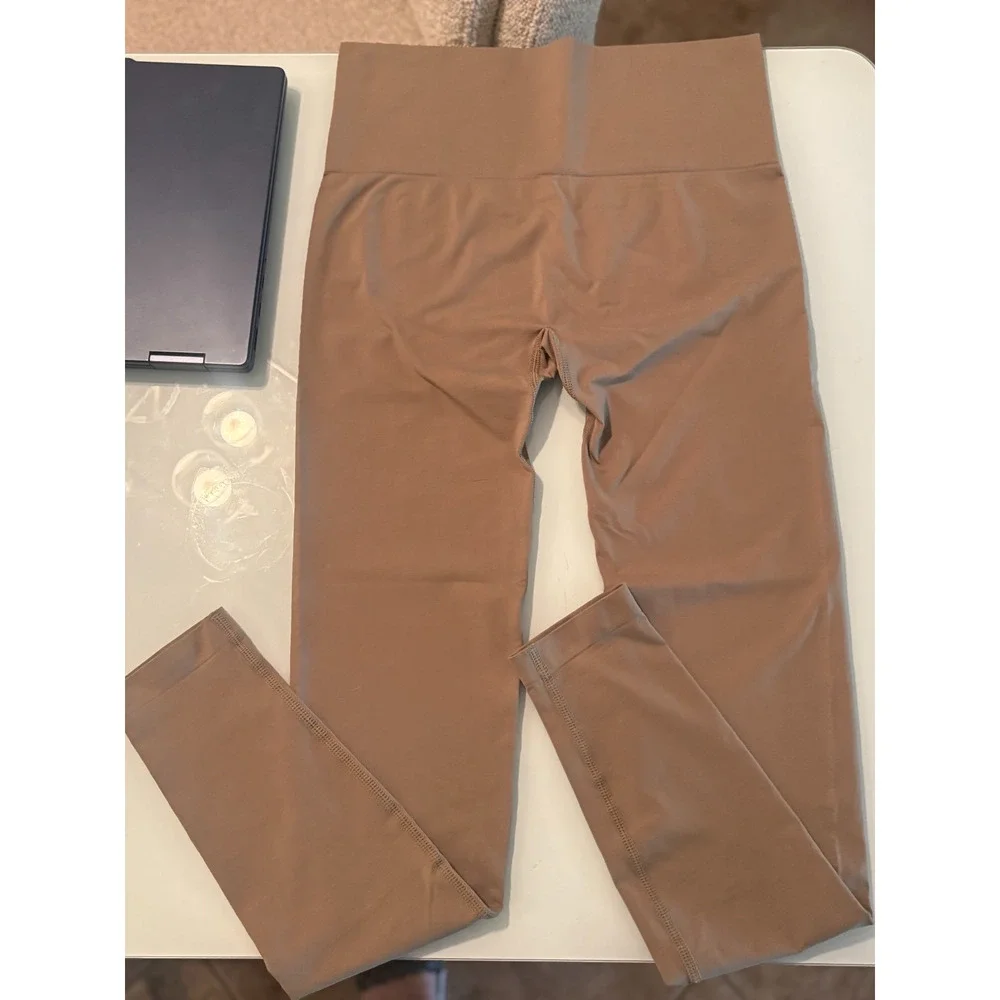 SKIMS Soft Smoothing Seamless High-Rise Leggings M Tan - Picture 4 of 4